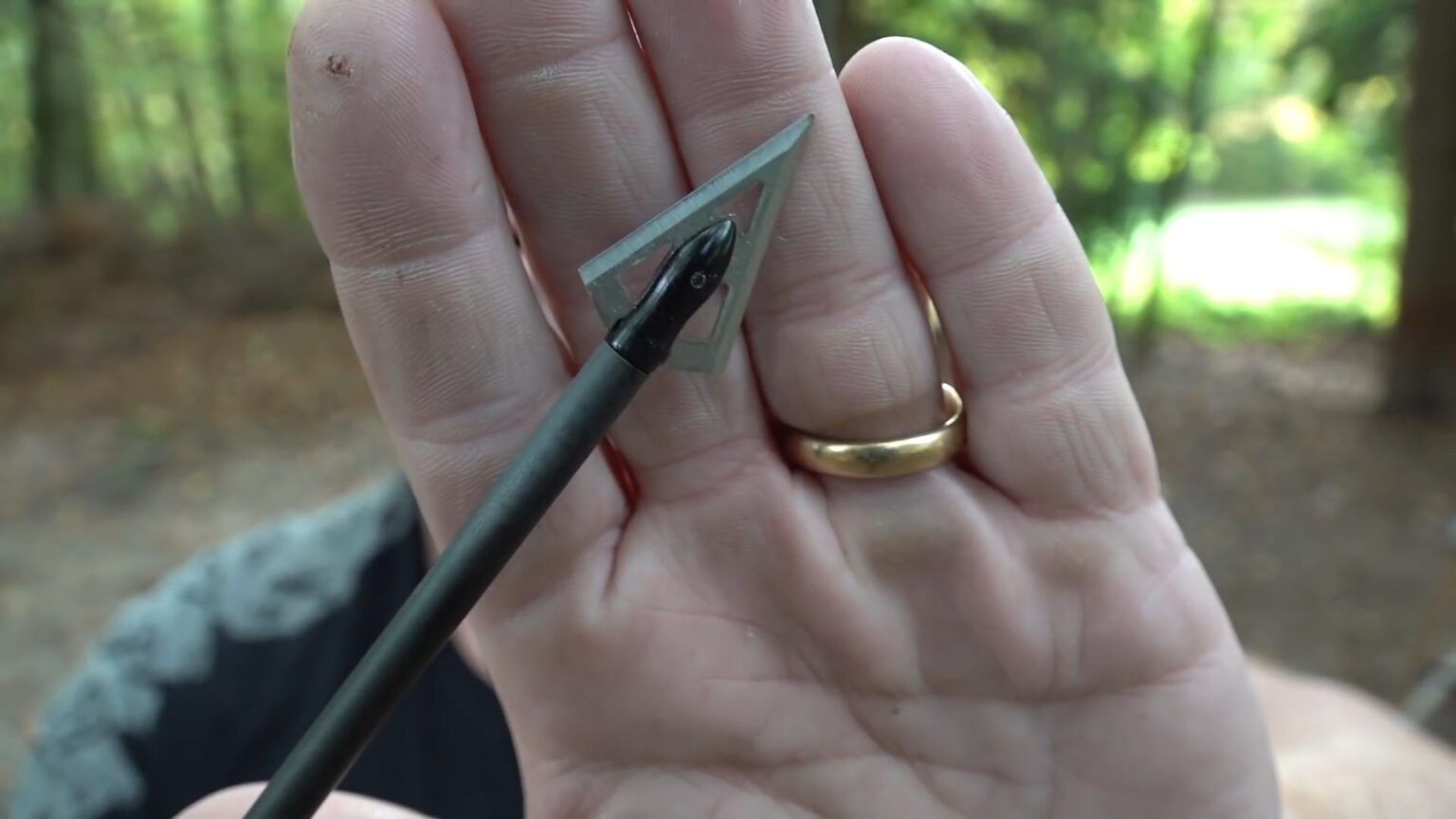 How to Choose the Right Arrows for Your Recurve Bow Tips and Tricks